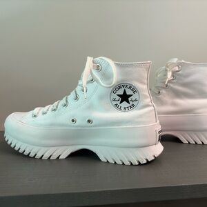 Chuck Taylor All Star Lugged 2.0 - White. Size 7M and 9W